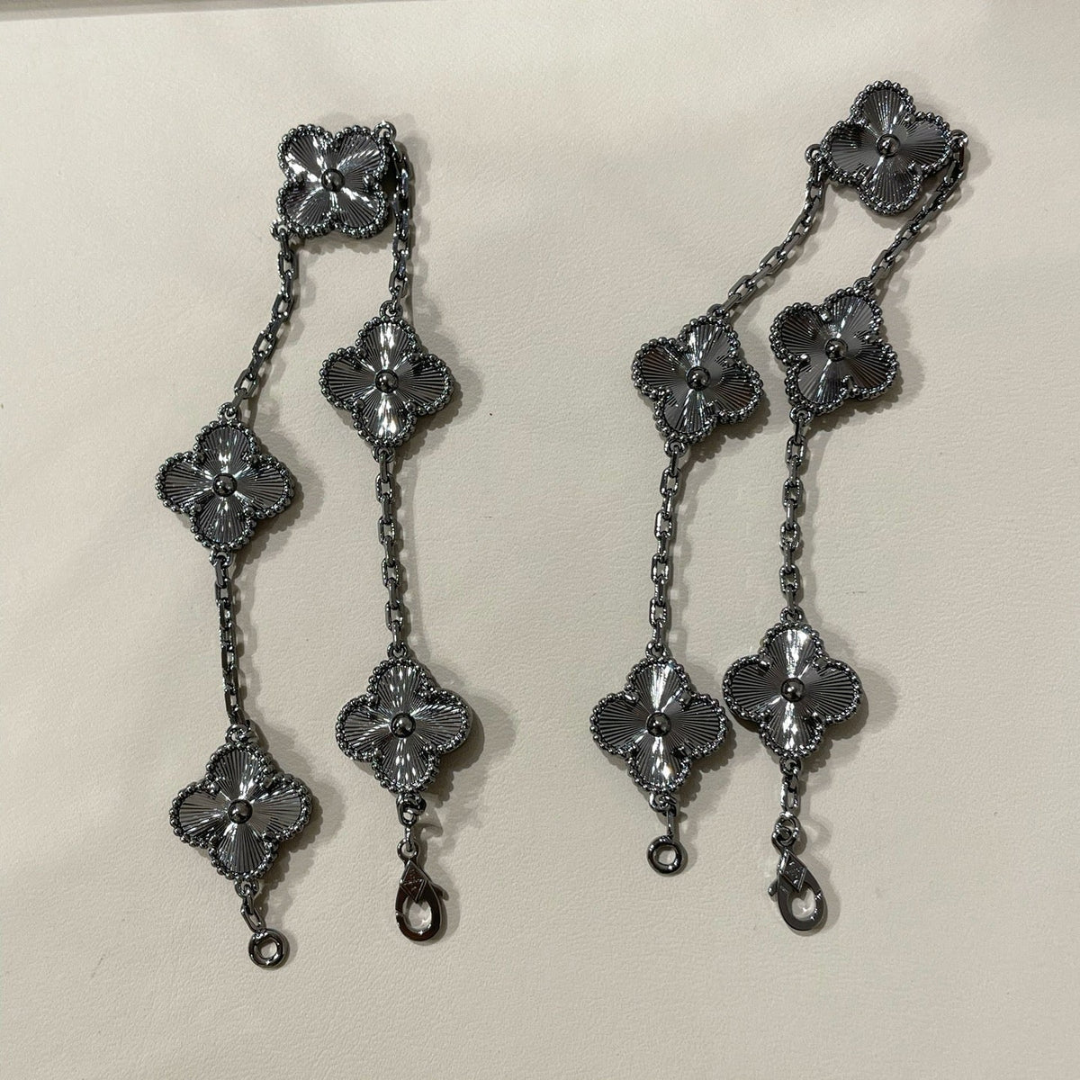 [Marins]CLOVER 5 MOTIF BLACK BRACELET