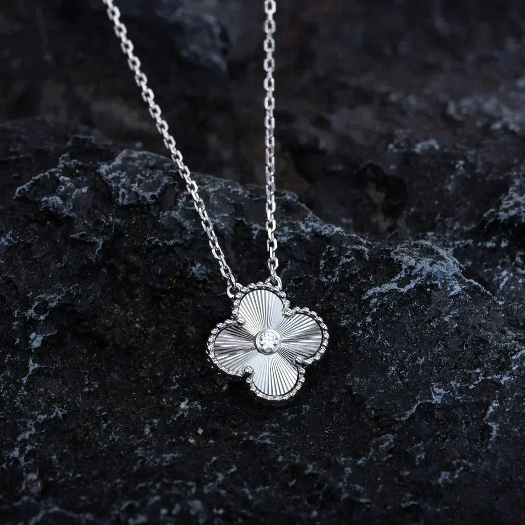 [Marins]CLOVER  15MM DIAMOND LASER NECKLACE SILVER