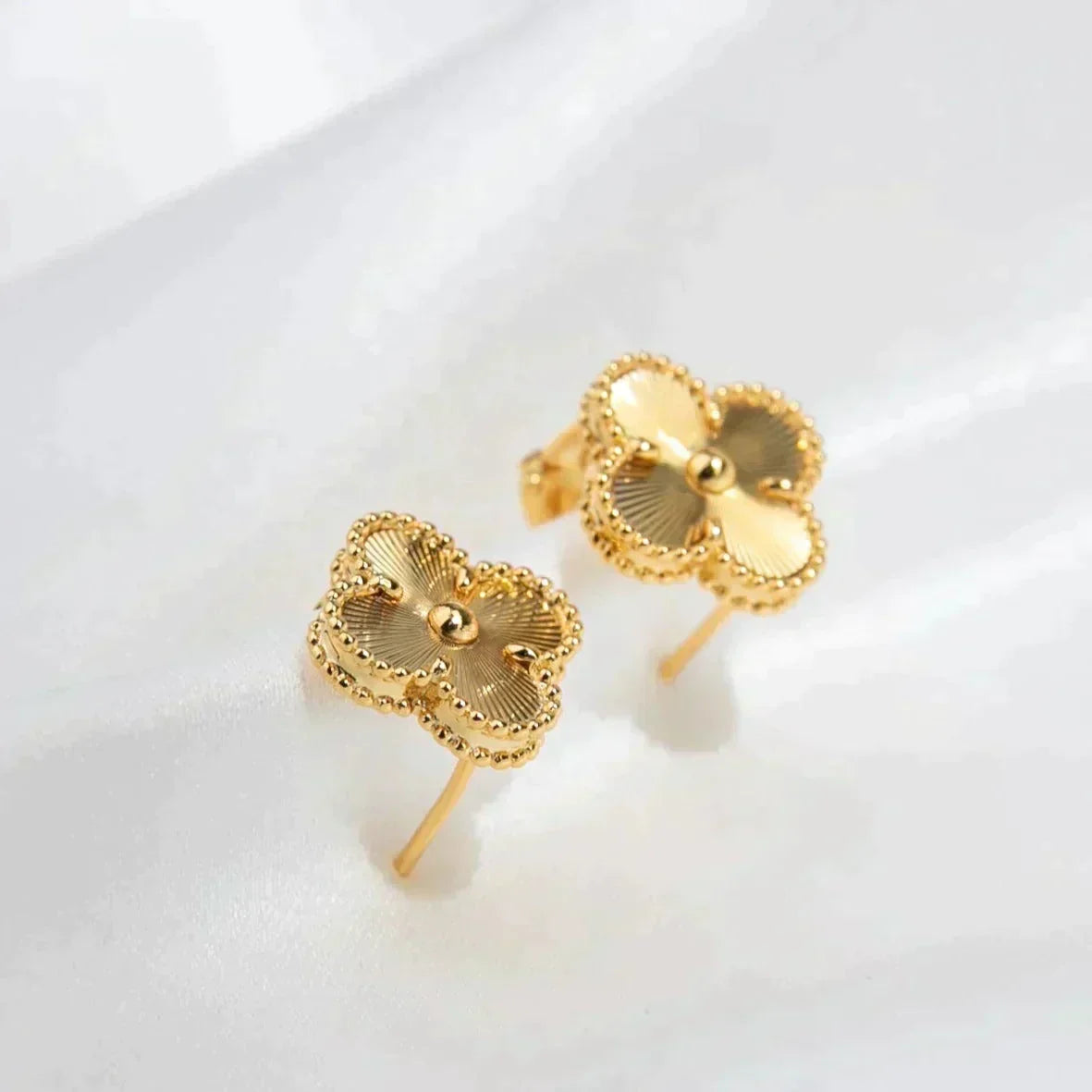[Marins]CLOVER MEDIUM 1 MOTIFS LASER EARRINGS
