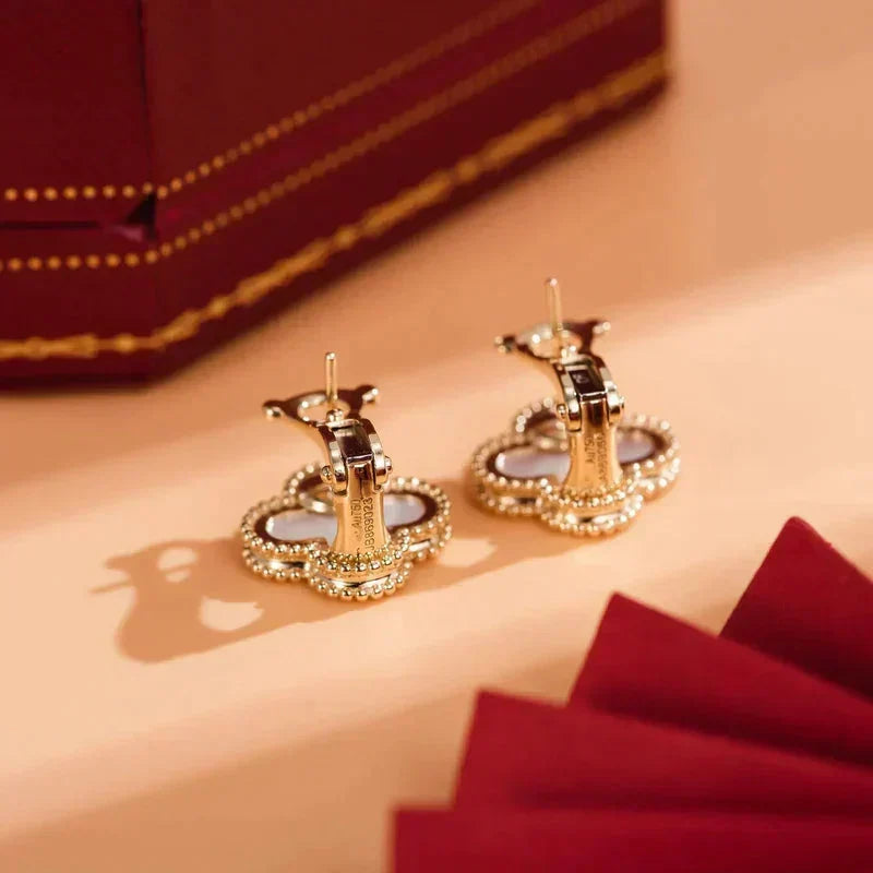 [Marins]CLOVER MEDIUM 1 MOTIFS  WHITE MOP STUD EARRINGS