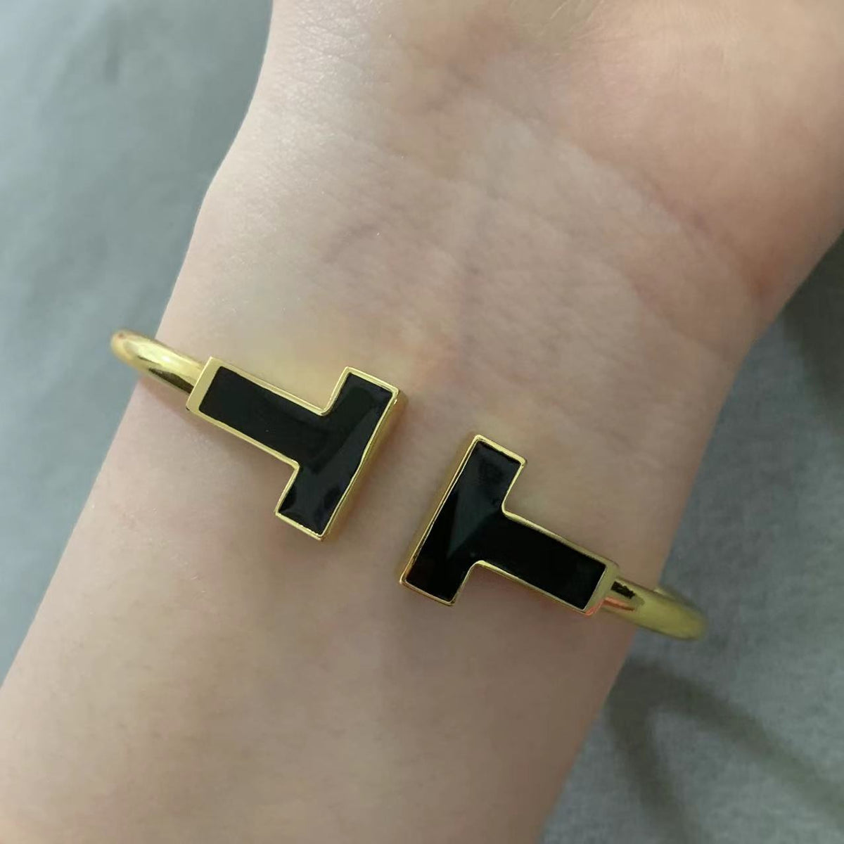 [Marins]T WIDE ONYX OPEN BRACELET