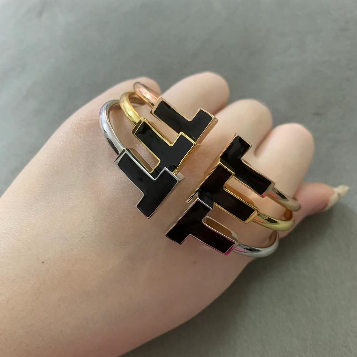 [Marins]T WIDE ONYX OPEN BRACELET