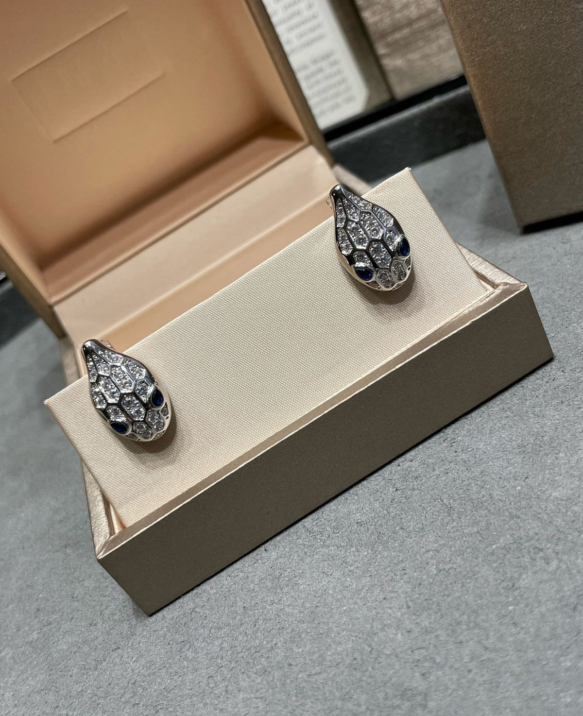 [Marins]SERPENT DIAMOND STUD EARRINGS