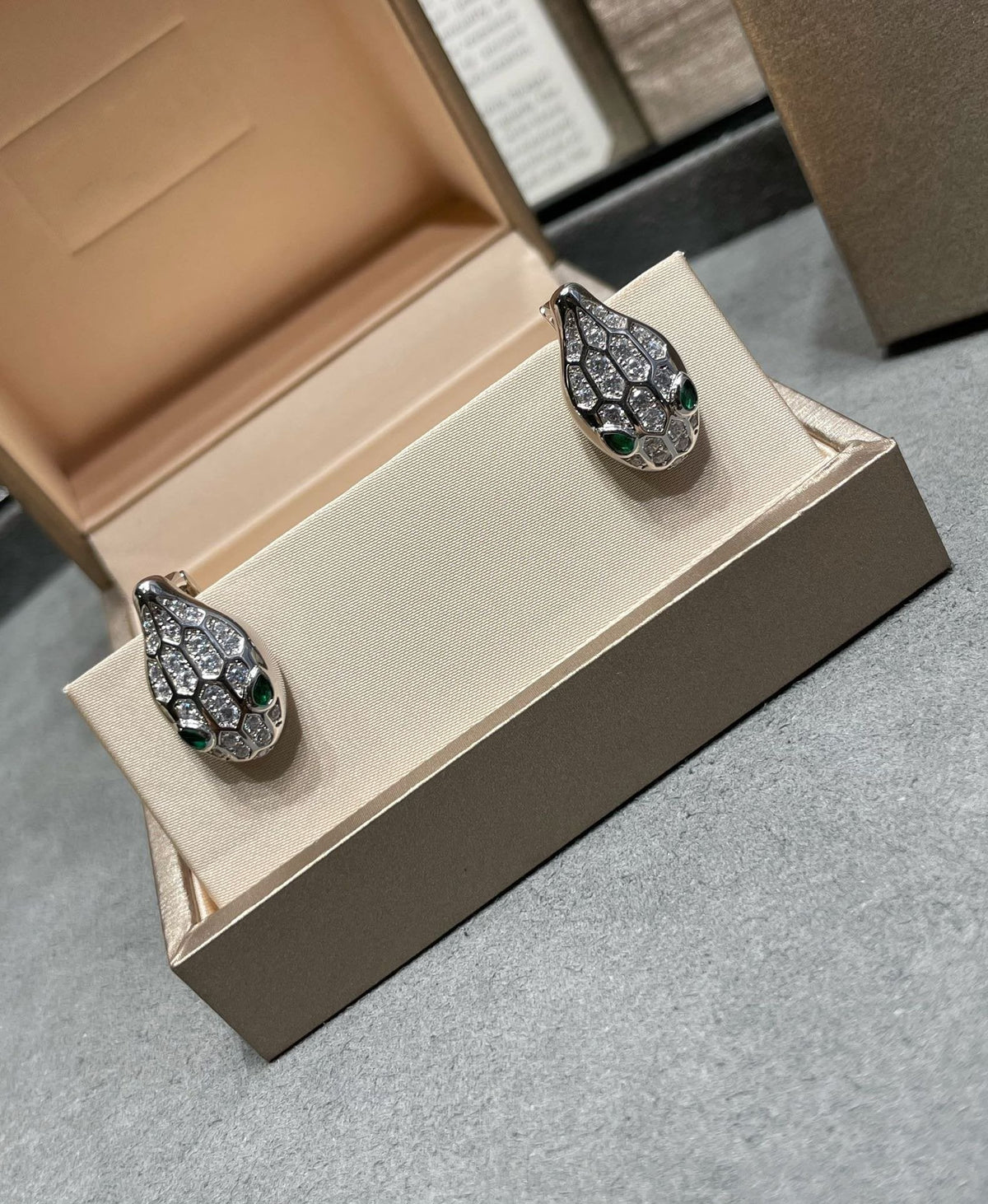 [Marins]SERPENT DIAMOND STUD EARRINGS