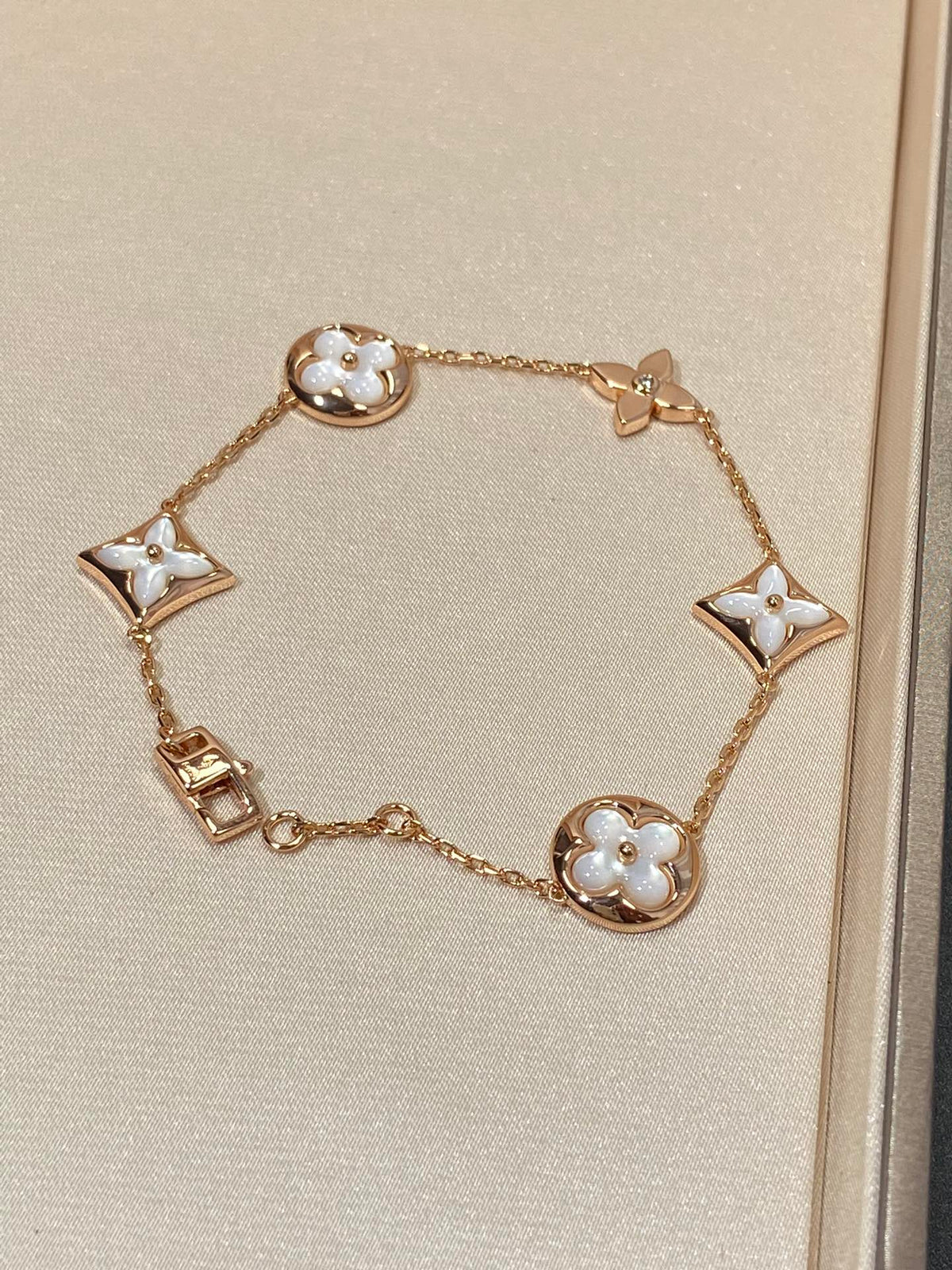 [Marins]STAR AND SUN 5 MOTIF MOP PINK GOLD BRACELET