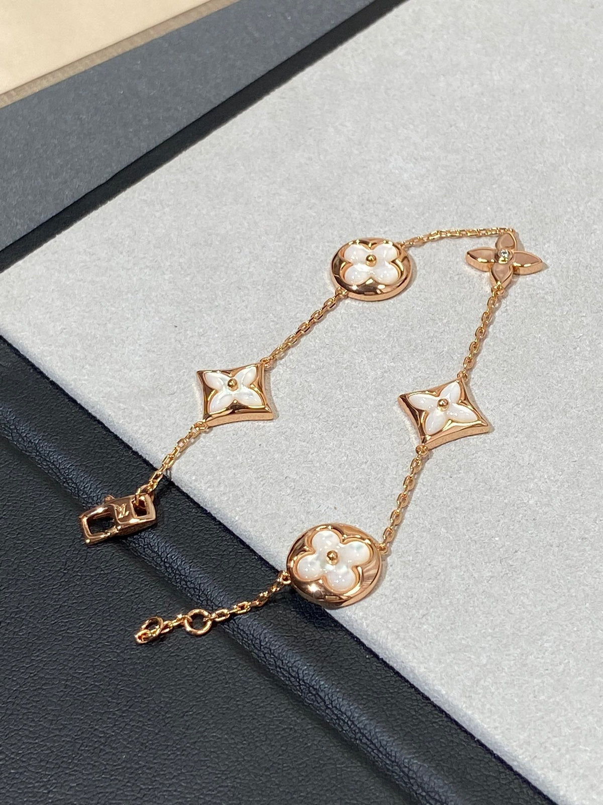 [Marins]STAR AND SUN 5 MOTIF MOP PINK GOLD BRACELET