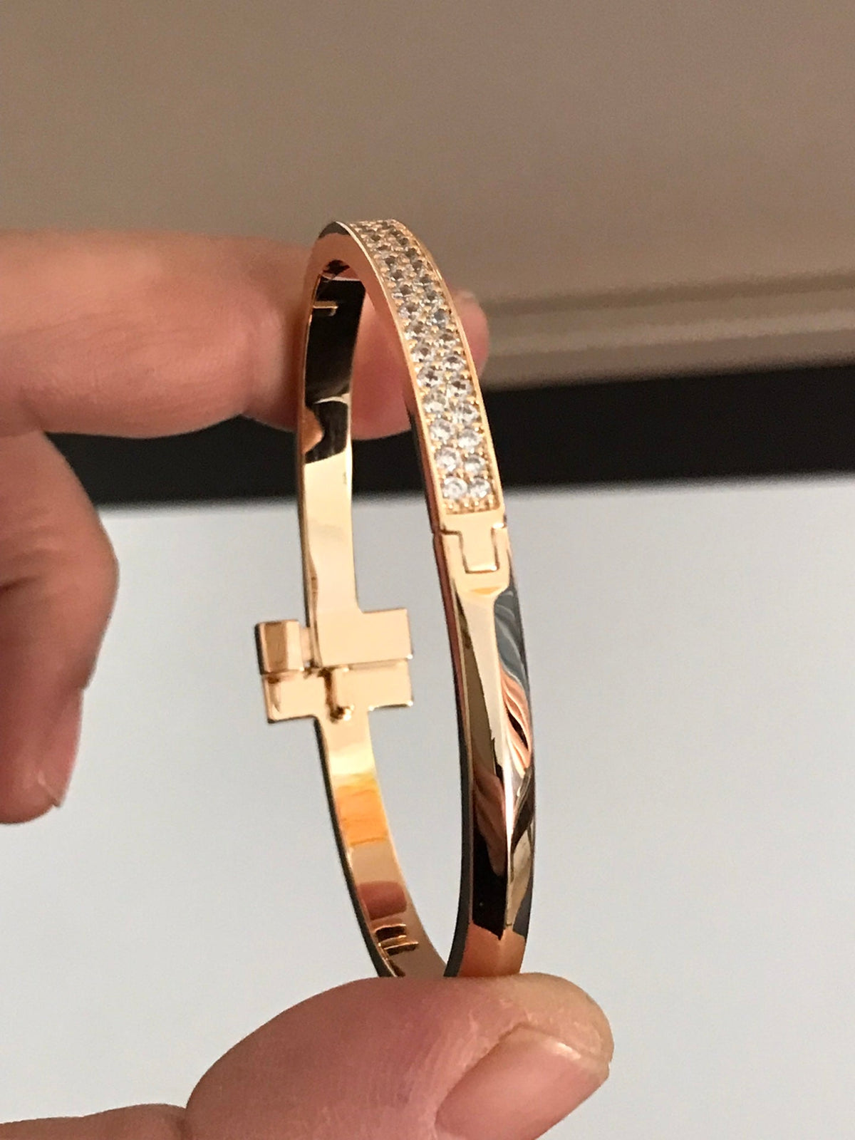[Marins]T1 WIDE DIAMOND HINGED BANGLE PINK GOLD