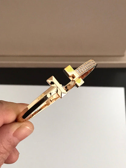 [Marins]T1 WIDE DIAMOND HINGED BANGLE PINK GOLD