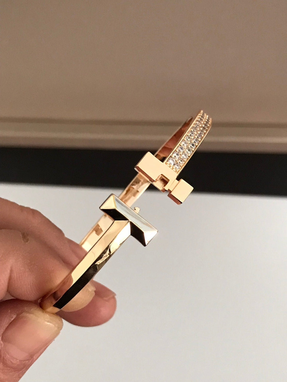 [Marins]T1 WIDE DIAMOND HINGED BANGLE PINK GOLD