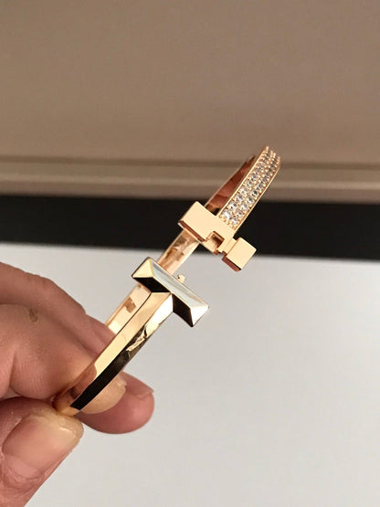 [Marins]T1 WIDE DIAMOND HINGED BANGLE PINK GOLD