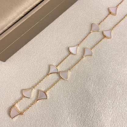 [Marins]NEW ARRIVAL: TEN-FLOWER DRESS AND GOLD NECKLACE