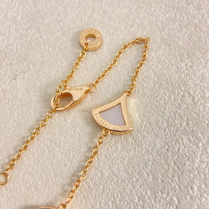 [Marins]NEW ARRIVAL: TEN-FLOWER DRESS AND GOLD NECKLACE