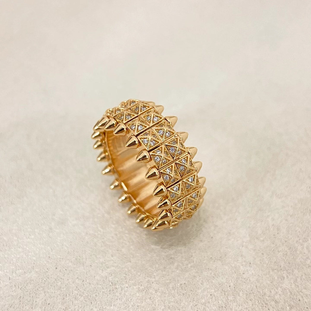 [Marins]CLASH DOUBLE-ROW RIVET RING WITH DIAMOND SETTING