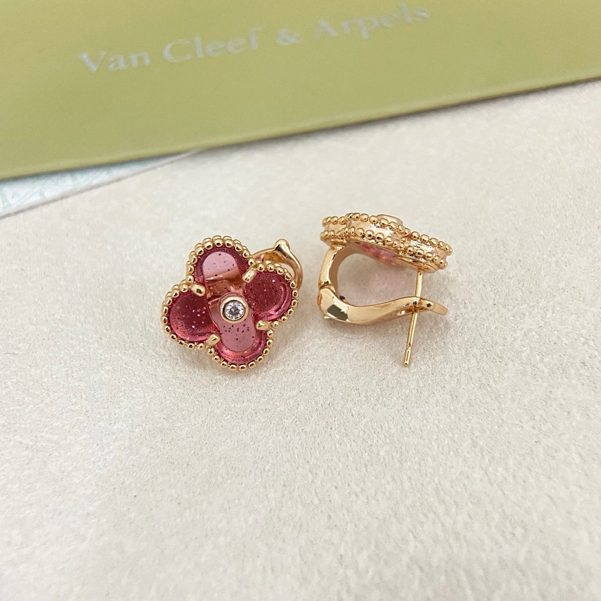 [Marins]2026 NEW  CLOVER 1 MOTIFPINK ENAMEL STUD EARRINGS WITH DIAMONDS2