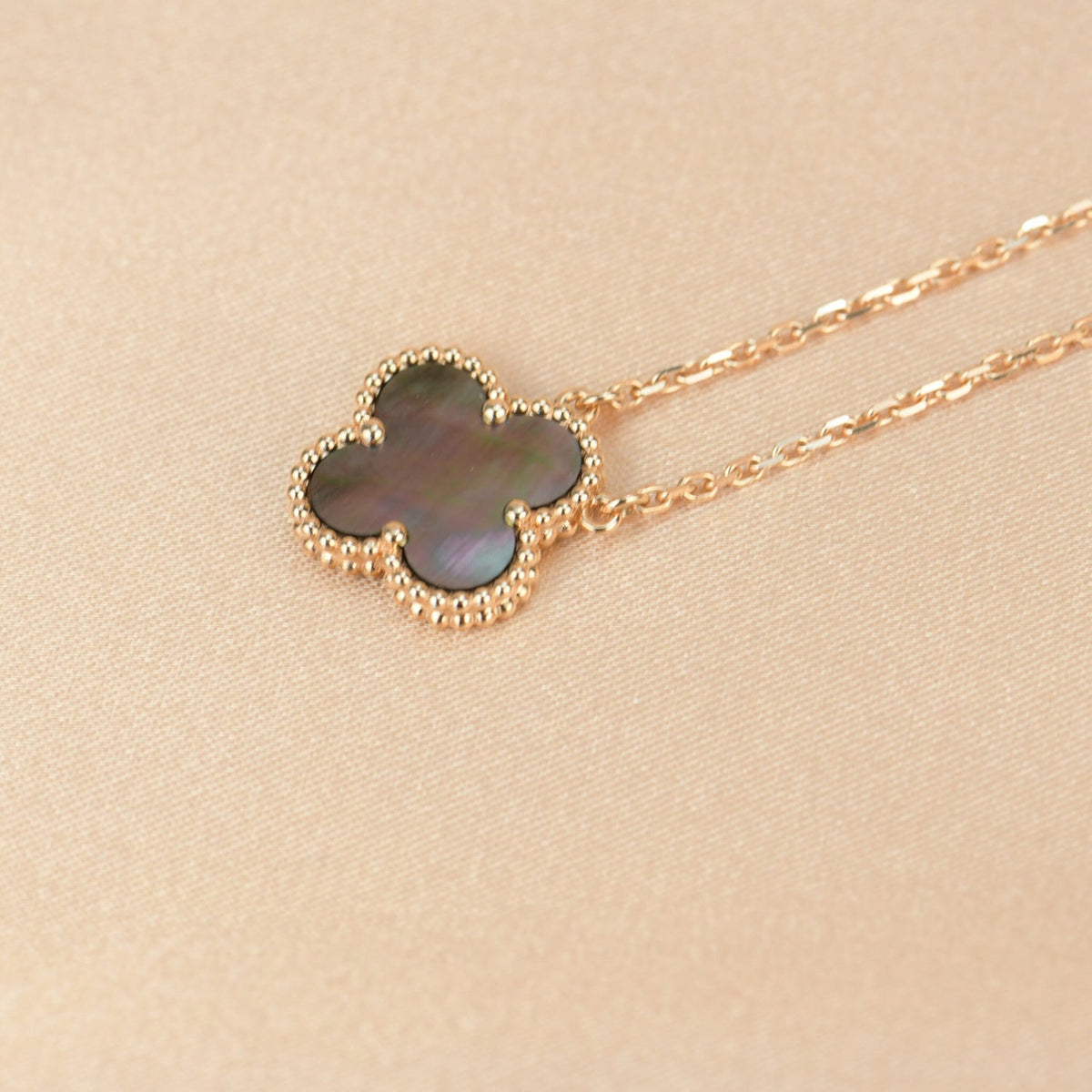 [Marins]CLOVER 15MM  GRAY MOTHER OF PEARL NECKLACE