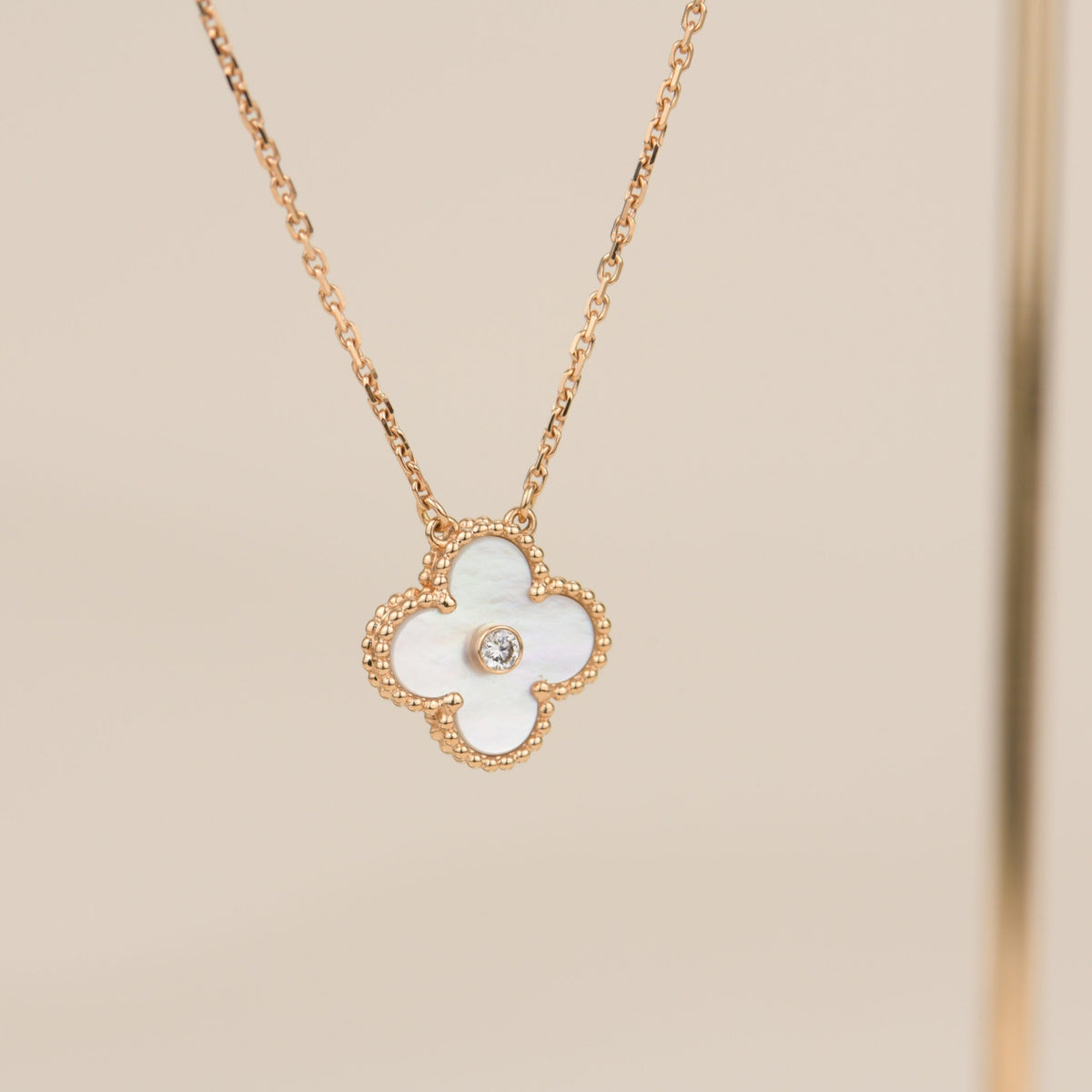 [Marins]CLOVER 15MM DIAMOND WHITE FRITILLARIA NECKLACE