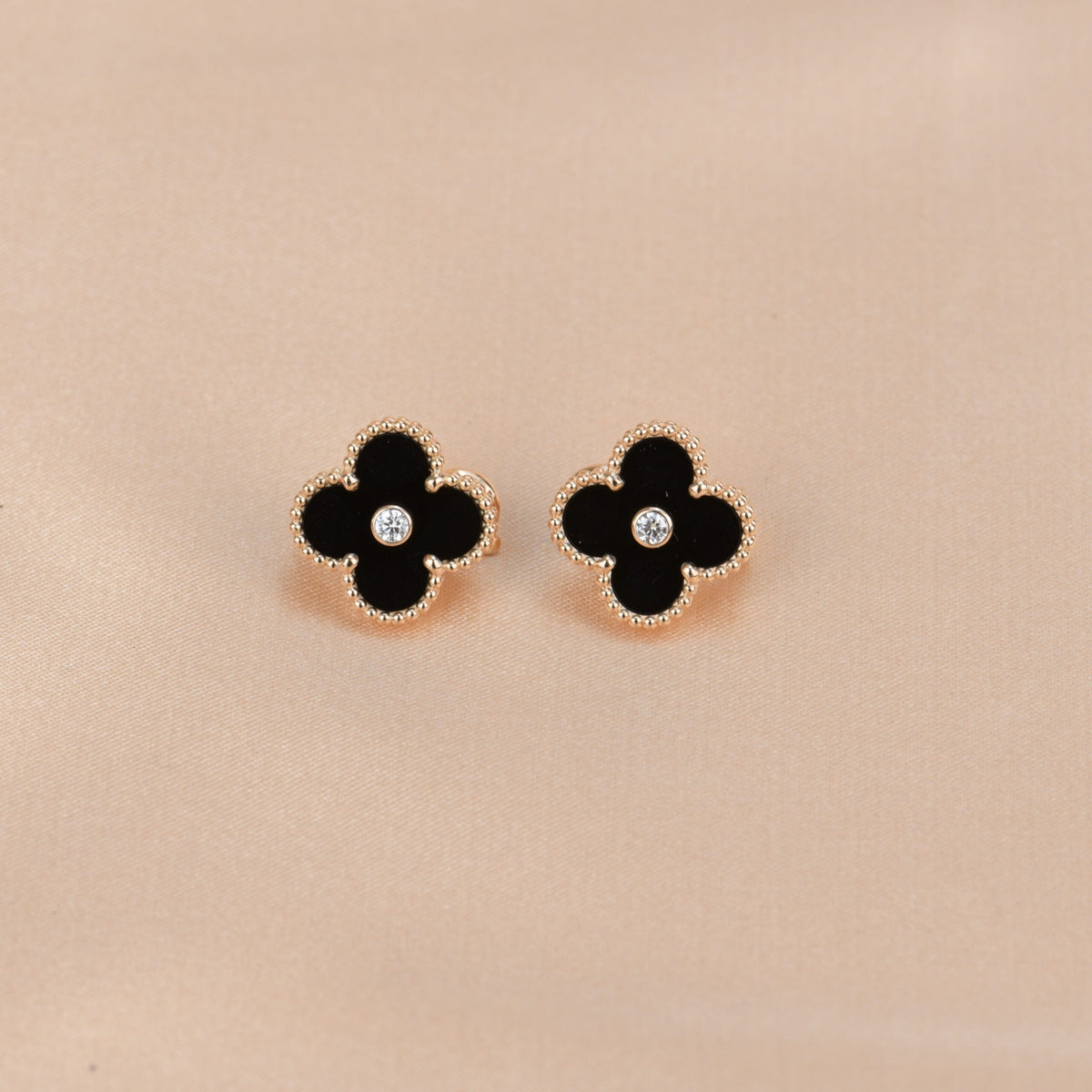 [Marins]CLOVER MEDIUM 1 MOTIFS ONYX DIAMOND EARRINGS