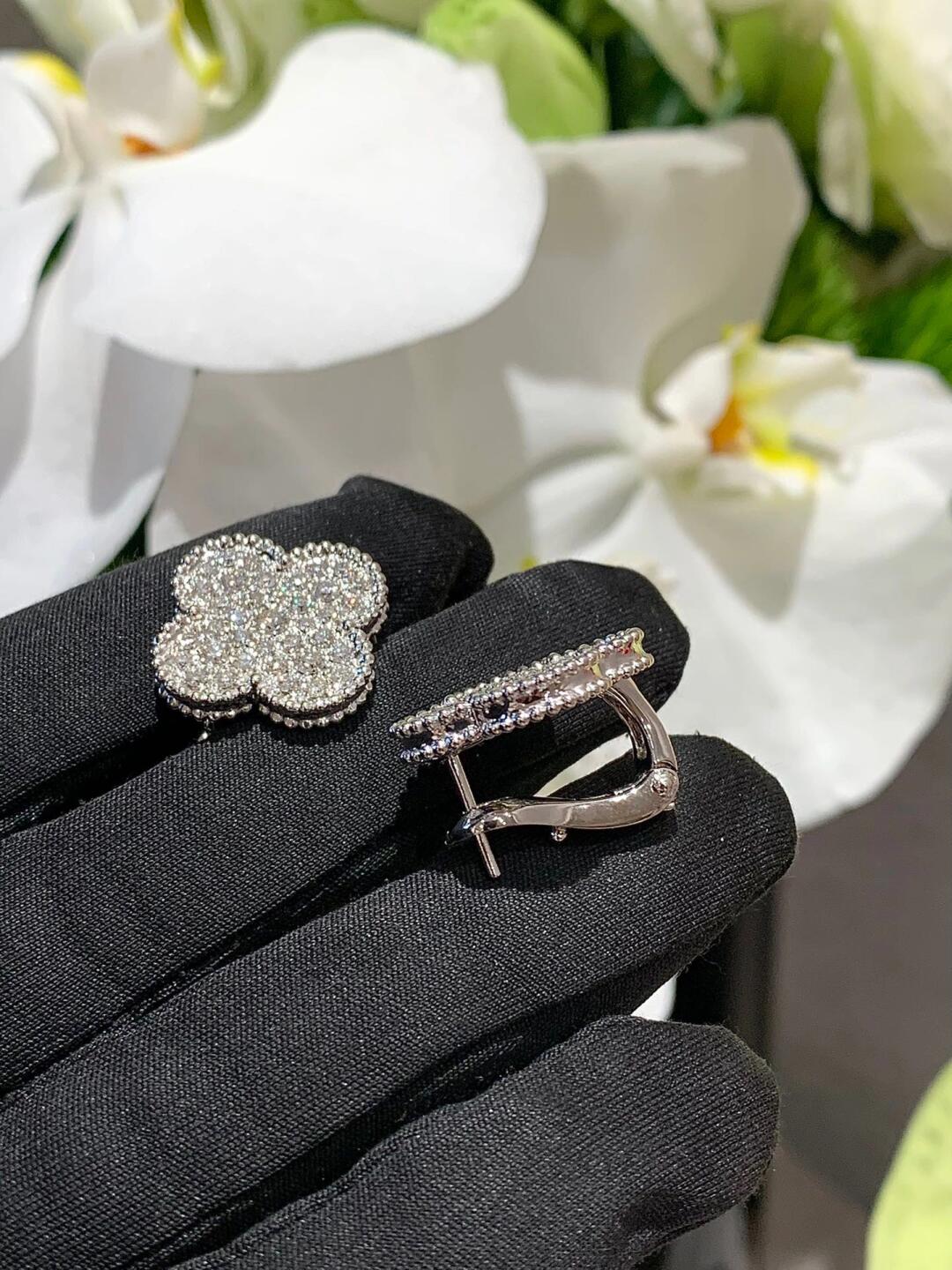 [Marins]CLOVER 20MM MOTIFS DIAMOND STUD EARRINGS SILVER