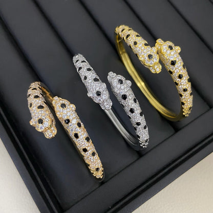 [Marins]PANTHERE DOUBLE HEADED HALF DIAMOND OPEN BRACELET