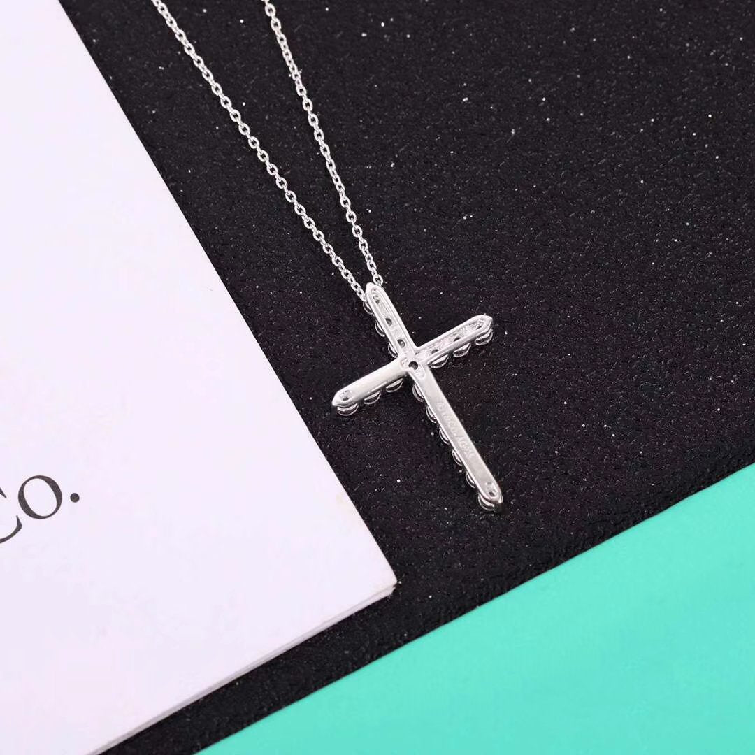[Marins]MOISSANITE STONE CROSS PENDANT NECKLACE SIMULATED DIAMOND CROSS CHOKER