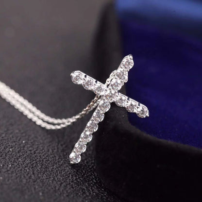 [Marins]MOISSANITE STONE CROSS PENDANT NECKLACE SIMULATED DIAMOND CROSS CHOKER