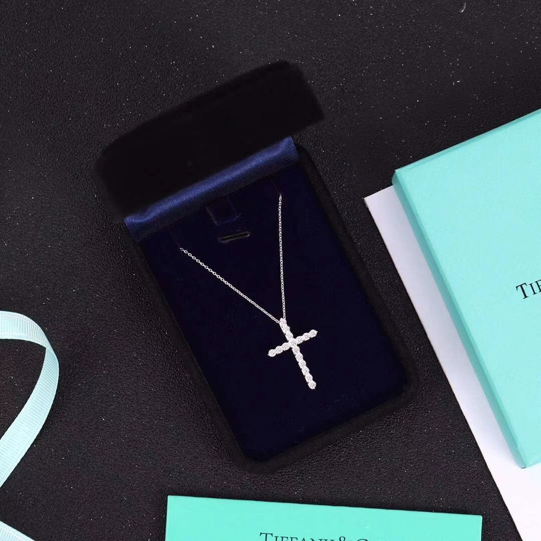 [Marins]MOISSANITE STONE CROSS PENDANT NECKLACE SIMULATED DIAMOND CROSS CHOKER