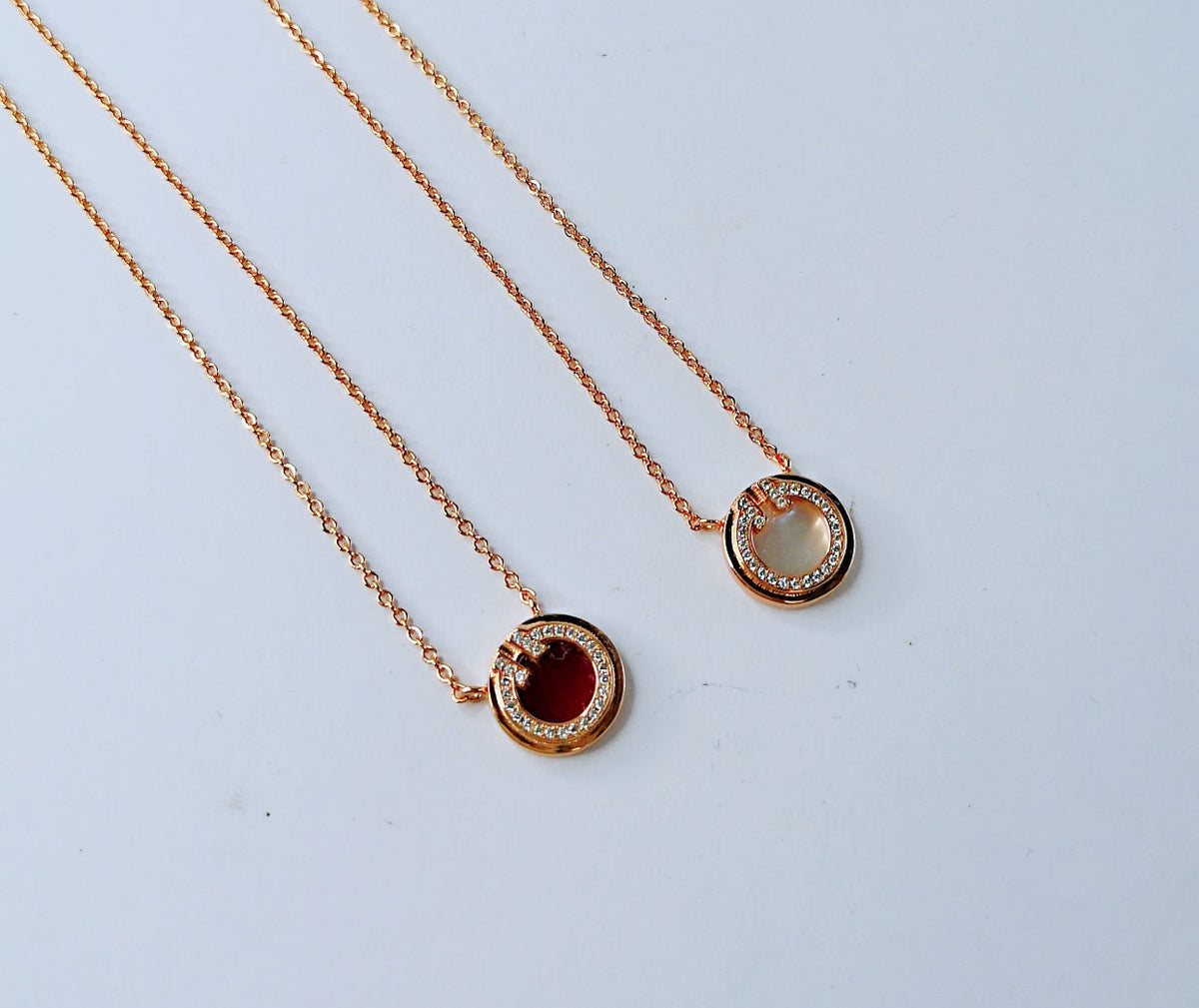 [Marins]DIAMOND AND MOTHER PEARL CIRCLE NECKLACE PENDANT