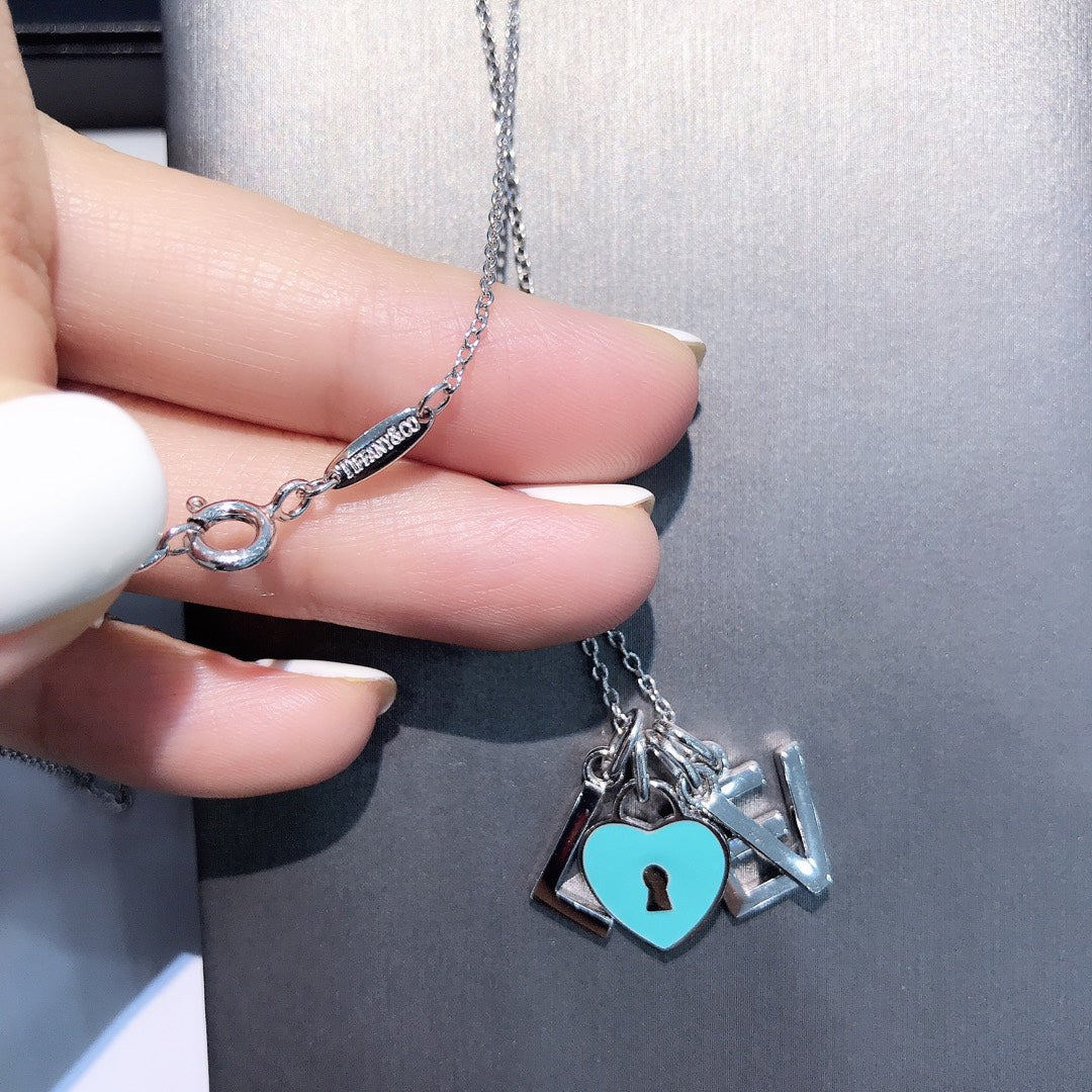 [Marins]COLLAR LOVE PLATA NECKLACE