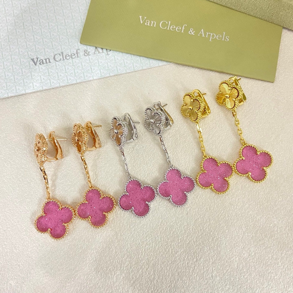 [Marins]2026 NEW CLOVER 2 MOTIF  BUBBLE PINK ENAMEL