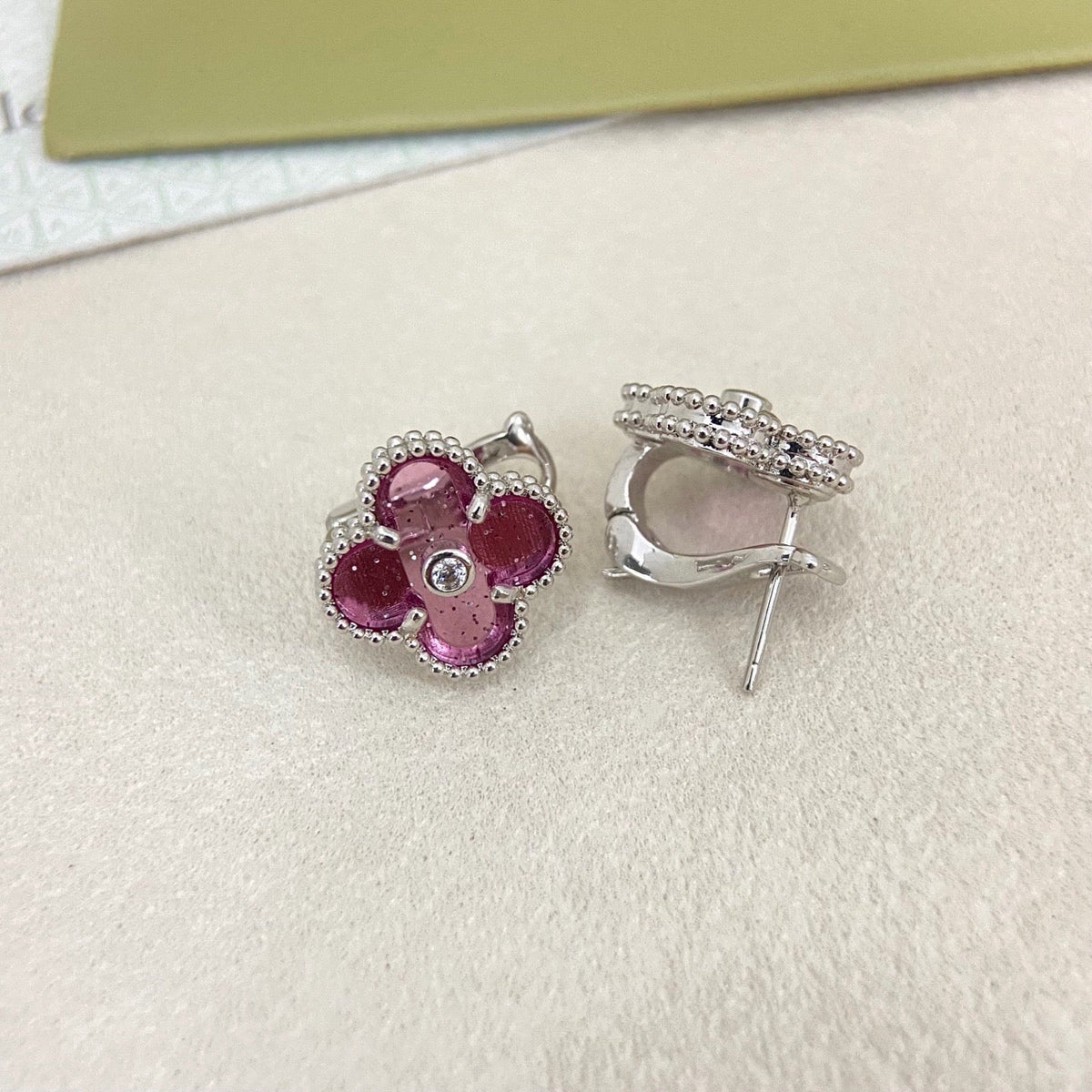 [Marins]2026 NEW  CLOVER 1 MOTIFPINK ENAMEL STUD EARRINGS WITH DIAMONDS2