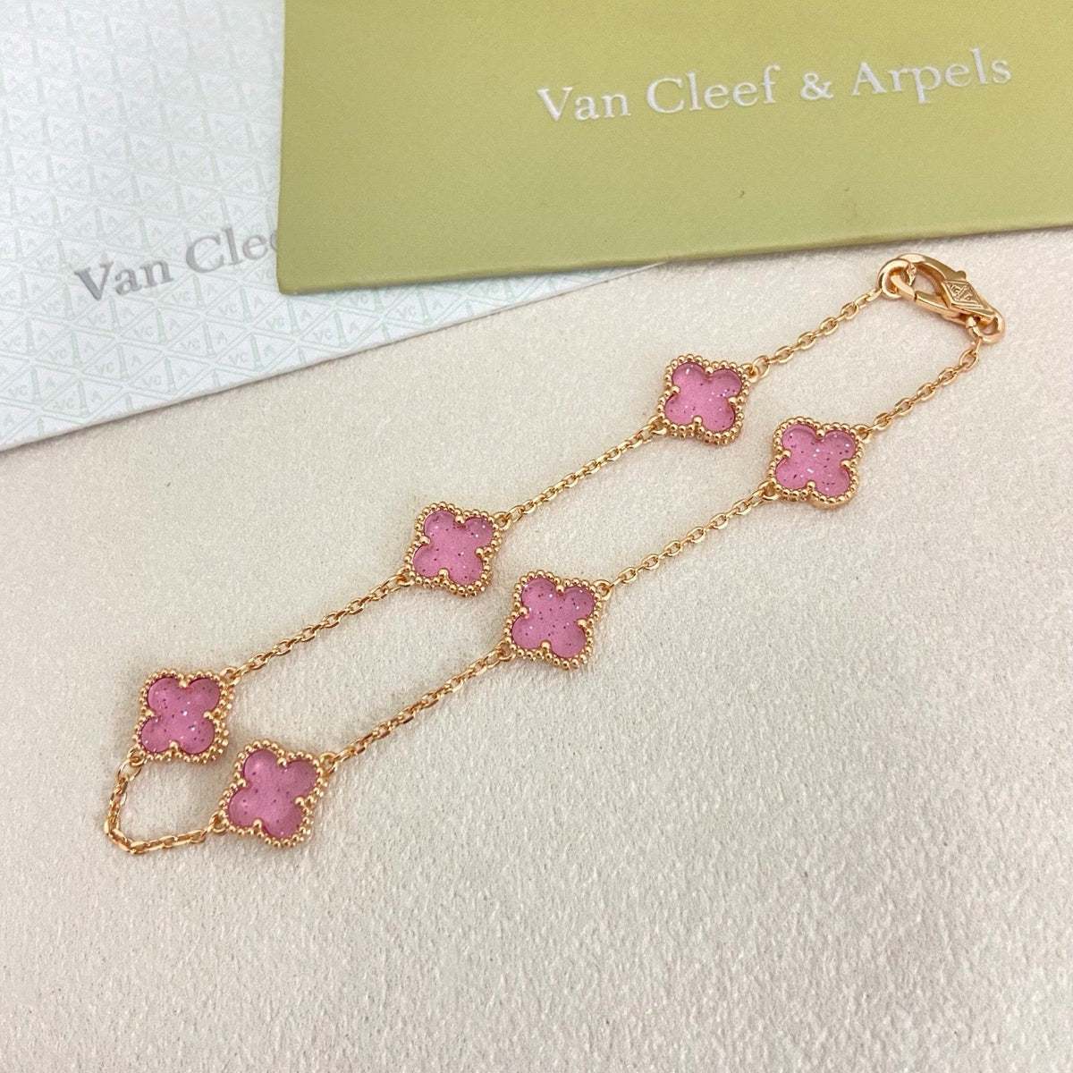 [Marins]2026 NEW CLOVER 6 MOTIF BUBBLE PINK ENAMEL BRACELET