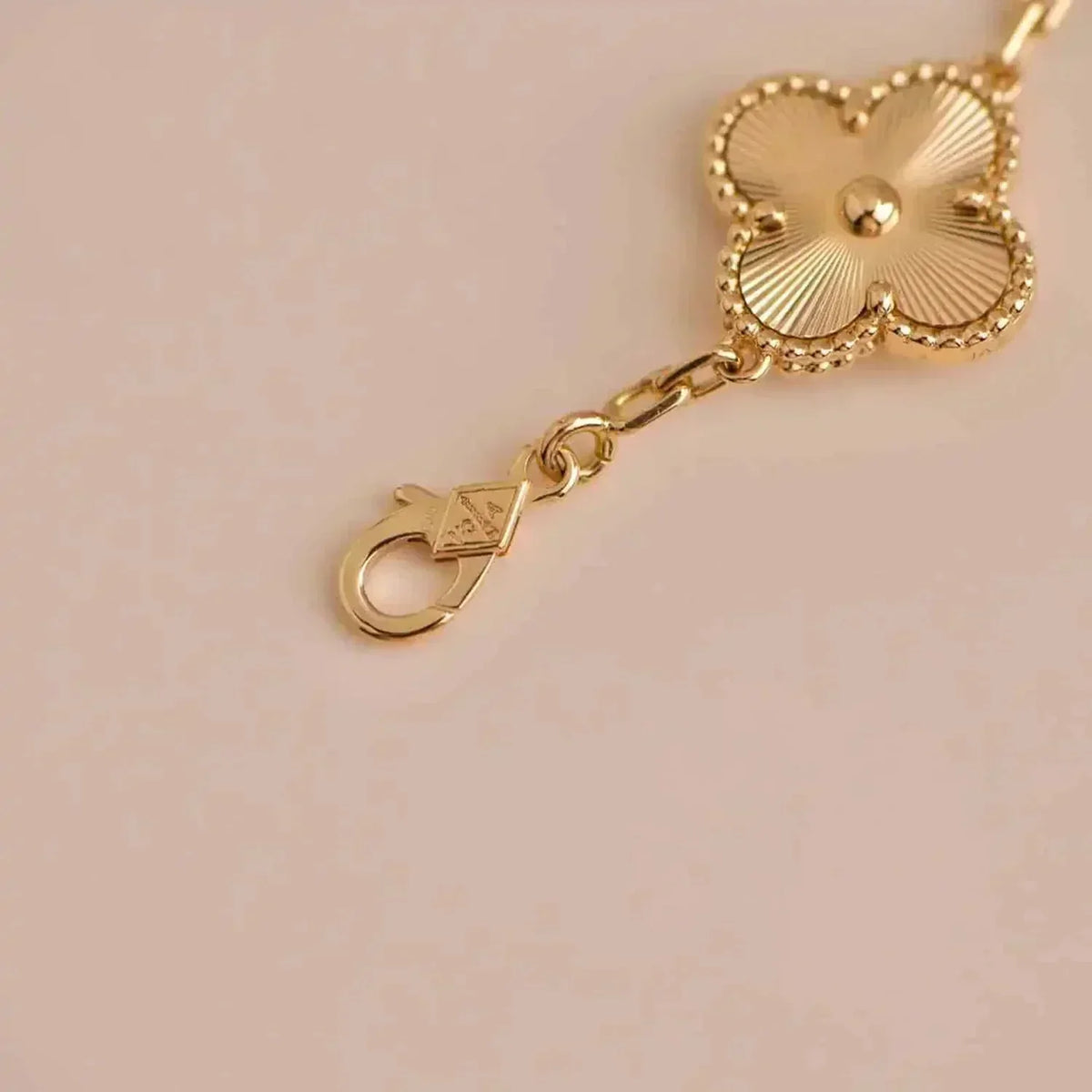 [Marins] CLOVER 5 MOTIF LASER BRACELET COLLECTION